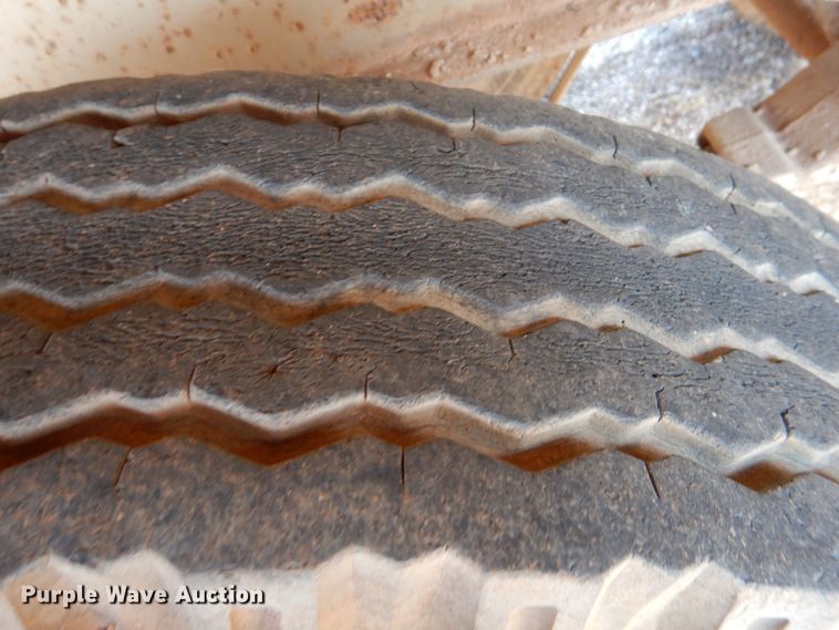 image for item DJ0469 1969 Fruehauf  dry van trailer