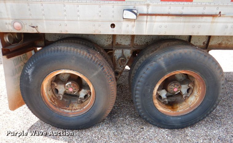 image for item DJ0469 1969 Fruehauf  dry van trailer