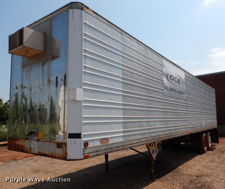 image for item DJ0470 1984 Utility R450CX  dry van trailer