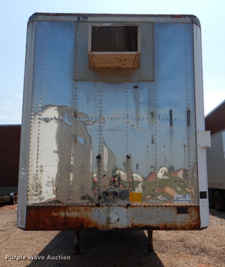 image for item DJ0470 1984 Utility R450CX  dry van trailer