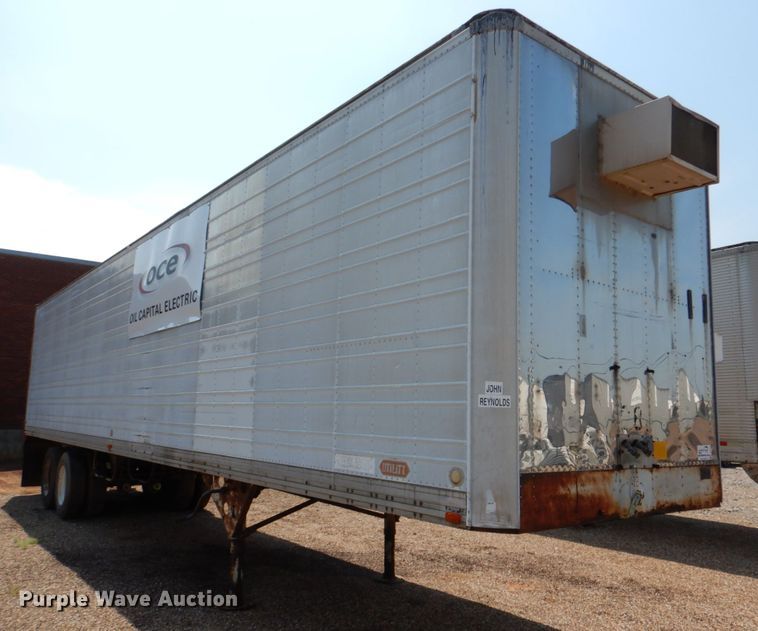 image for item DJ0470 1984 Utility R450CX  dry van trailer