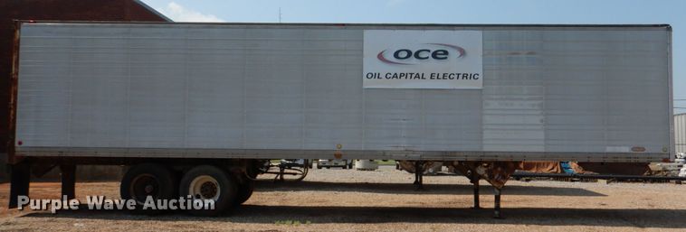 image for item DJ0470 1984 Utility R450CX  dry van trailer