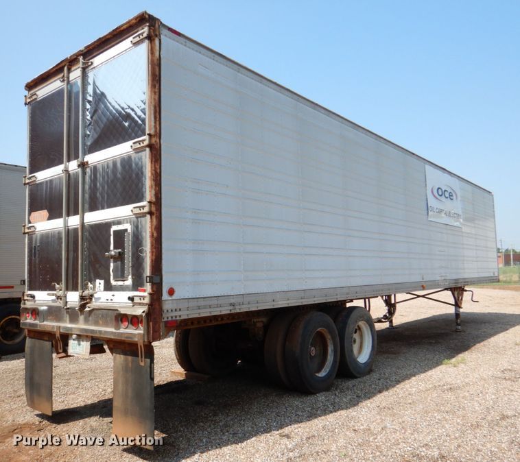 image for item DJ0470 1984 Utility R450CX  dry van trailer