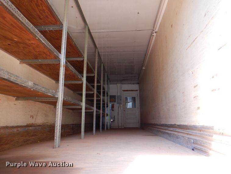 image for item DJ0470 1984 Utility R450CX  dry van trailer