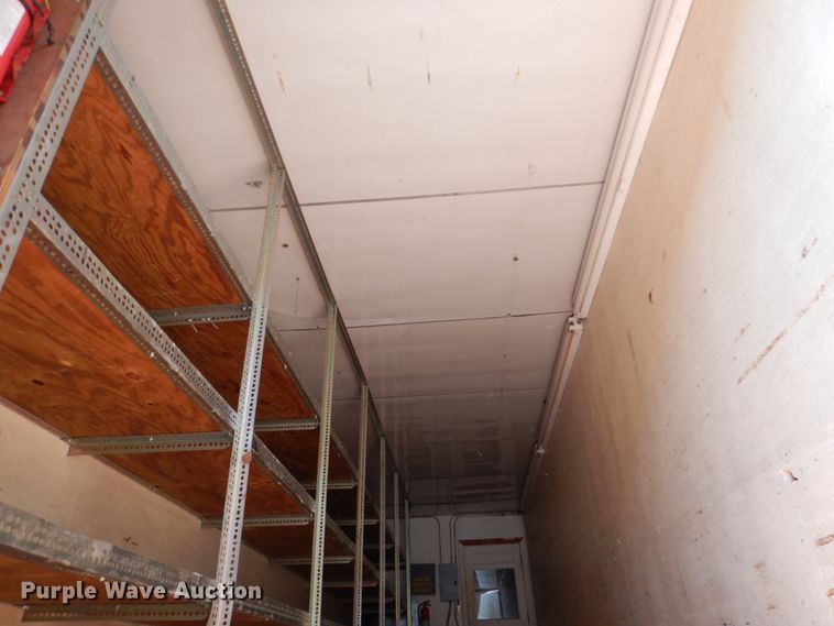 image for item DJ0470 1984 Utility R450CX  dry van trailer