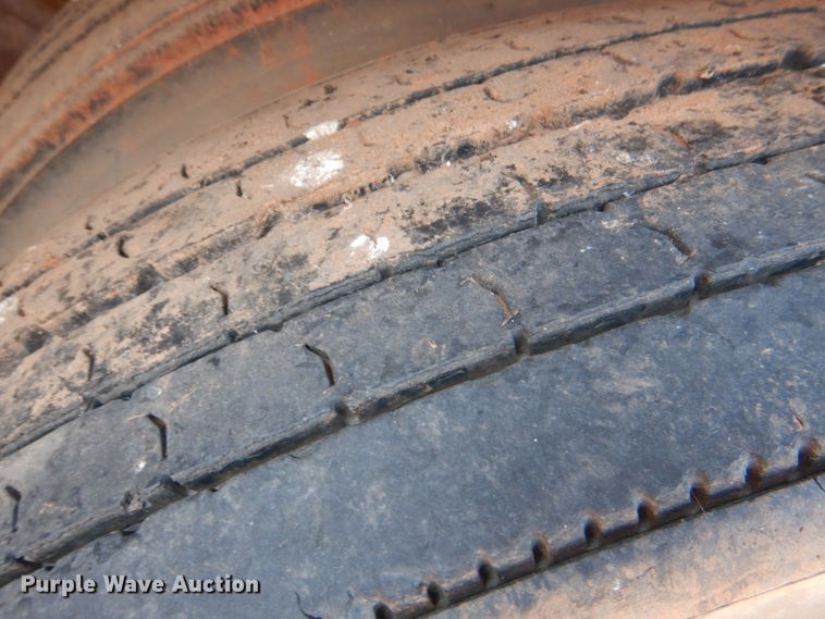 image for item DJ0470 1984 Utility R450CX  dry van trailer