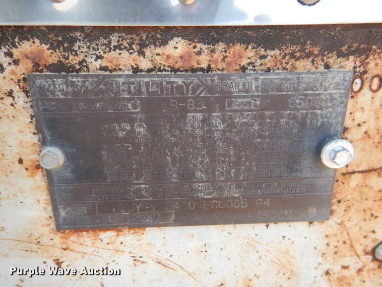 image for item DJ0470 1984 Utility R450CX  dry van trailer