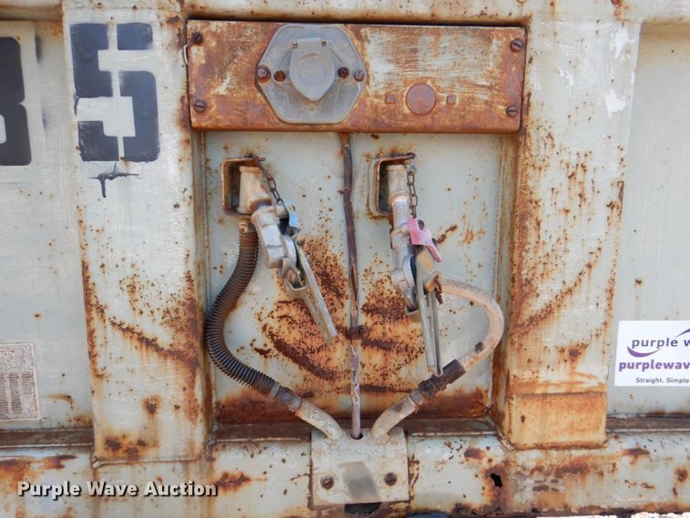 image for item DJ0471 1972 Fruehauf FB8-F2-45  dry van trailer