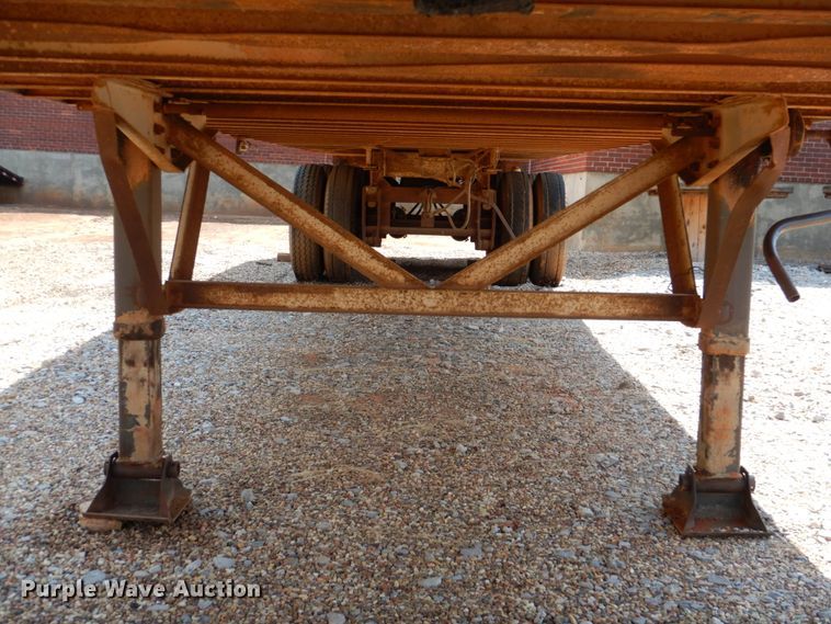 image for item DJ0471 1972 Fruehauf FB8-F2-45  dry van trailer