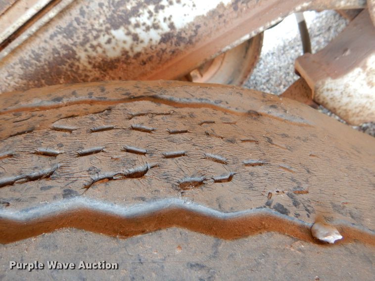 image for item DJ0471 1972 Fruehauf FB8-F2-45  dry van trailer