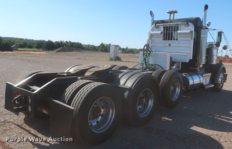 image for item DJ1928 2007 Kenworth W900  semi truck
