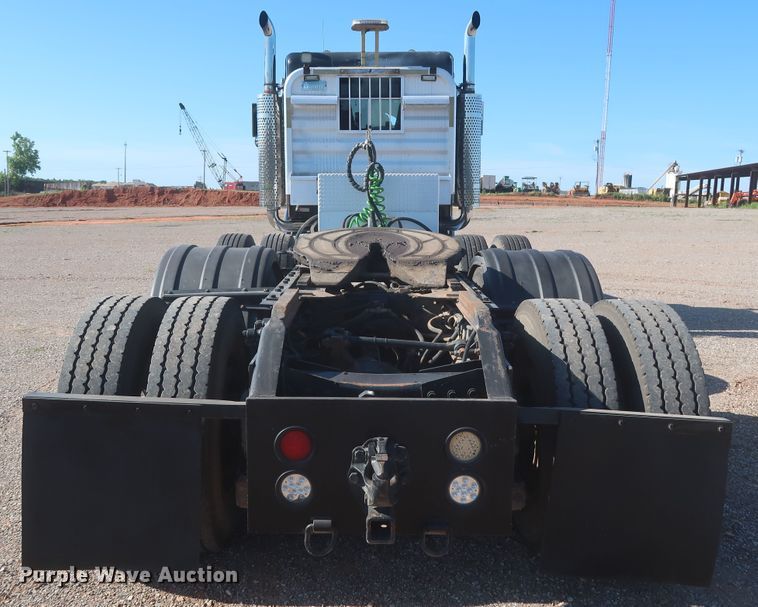 image for item DJ1928 2007 Kenworth W900  semi truck