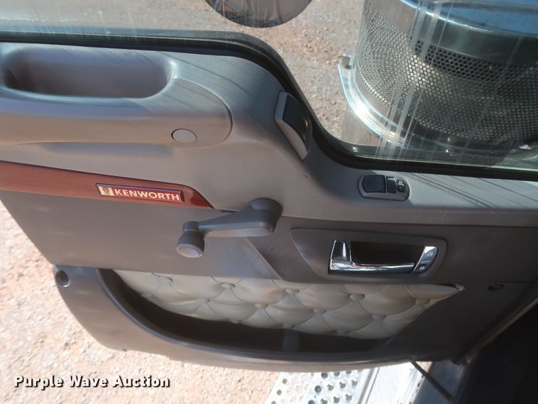 image for item DJ1928 2007 Kenworth W900  semi truck