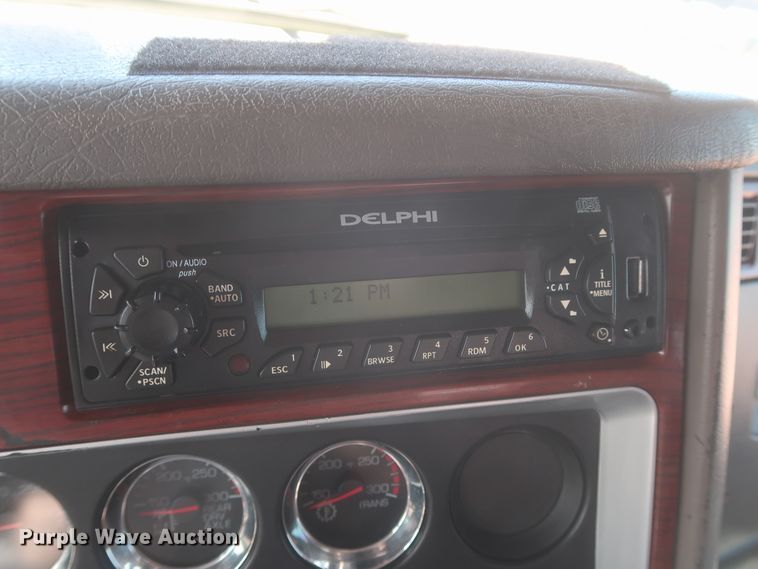 image for item DJ1928 2007 Kenworth W900  semi truck