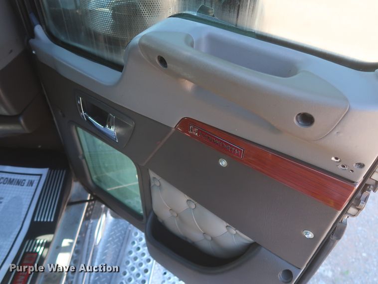 image for item DJ1928 2007 Kenworth W900  semi truck