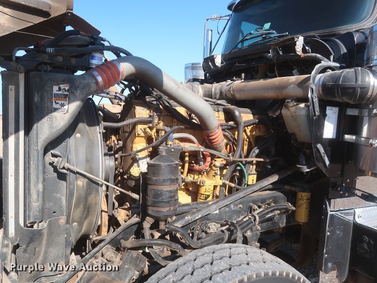 image for item DJ1928 2007 Kenworth W900  semi truck