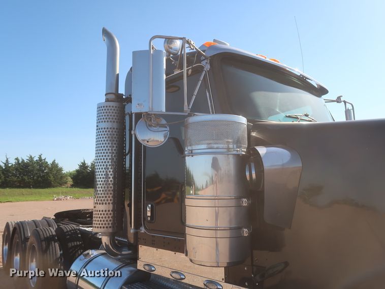 image for item DJ1928 2007 Kenworth W900  semi truck