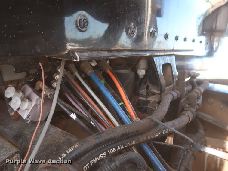 image for item DJ1928 2007 Kenworth W900  semi truck