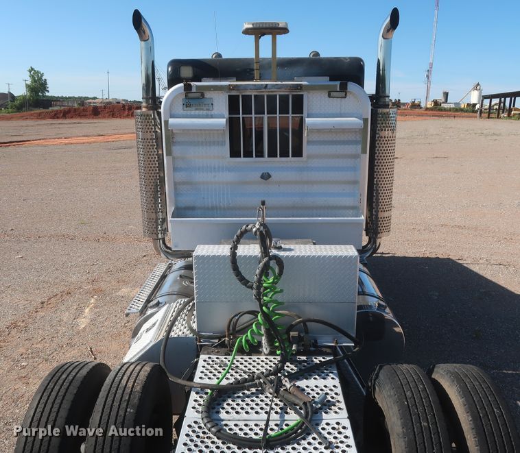 image for item DJ1928 2007 Kenworth W900  semi truck