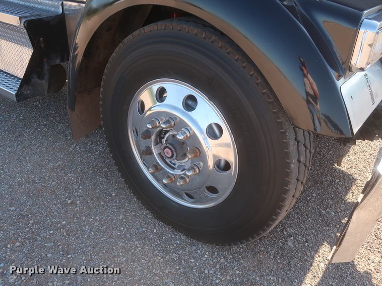 image for item DJ1928 2007 Kenworth W900  semi truck