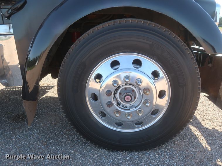 image for item DJ1928 2007 Kenworth W900  semi truck