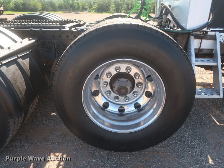 image for item DJ1928 2007 Kenworth W900  semi truck