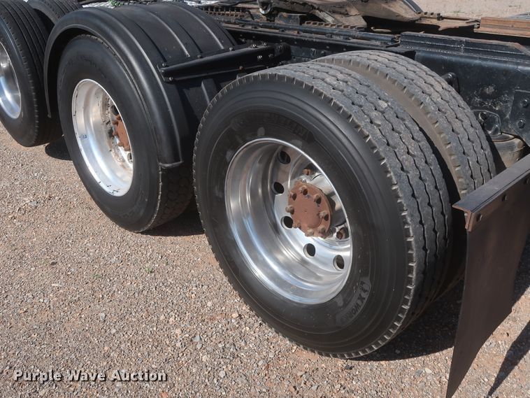 image for item DJ1928 2007 Kenworth W900  semi truck