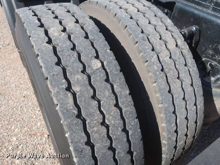 image for item DJ1928 2007 Kenworth W900  semi truck