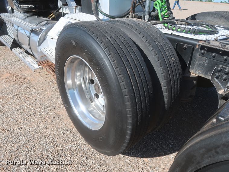 image for item DJ1928 2007 Kenworth W900  semi truck