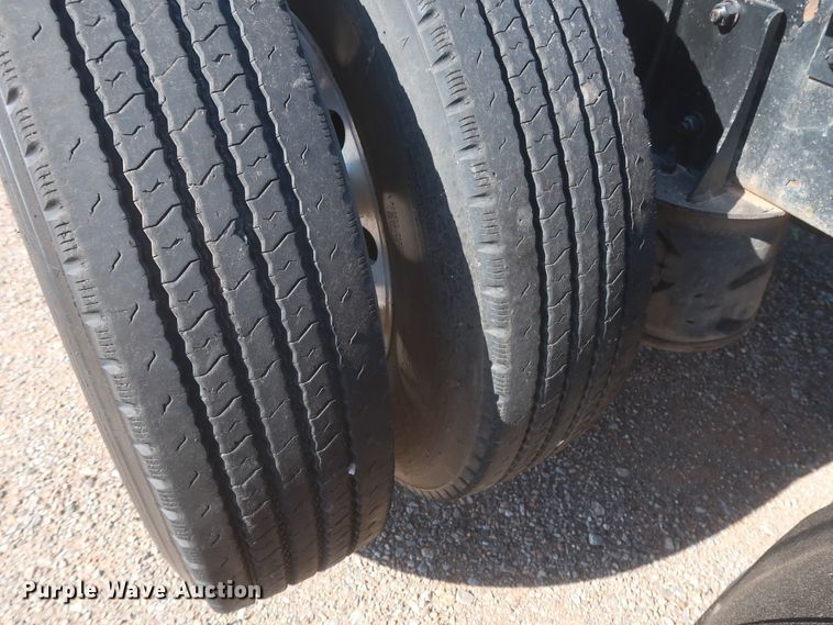 image for item DJ1928 2007 Kenworth W900  semi truck