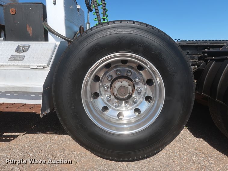 image for item DJ1928 2007 Kenworth W900  semi truck