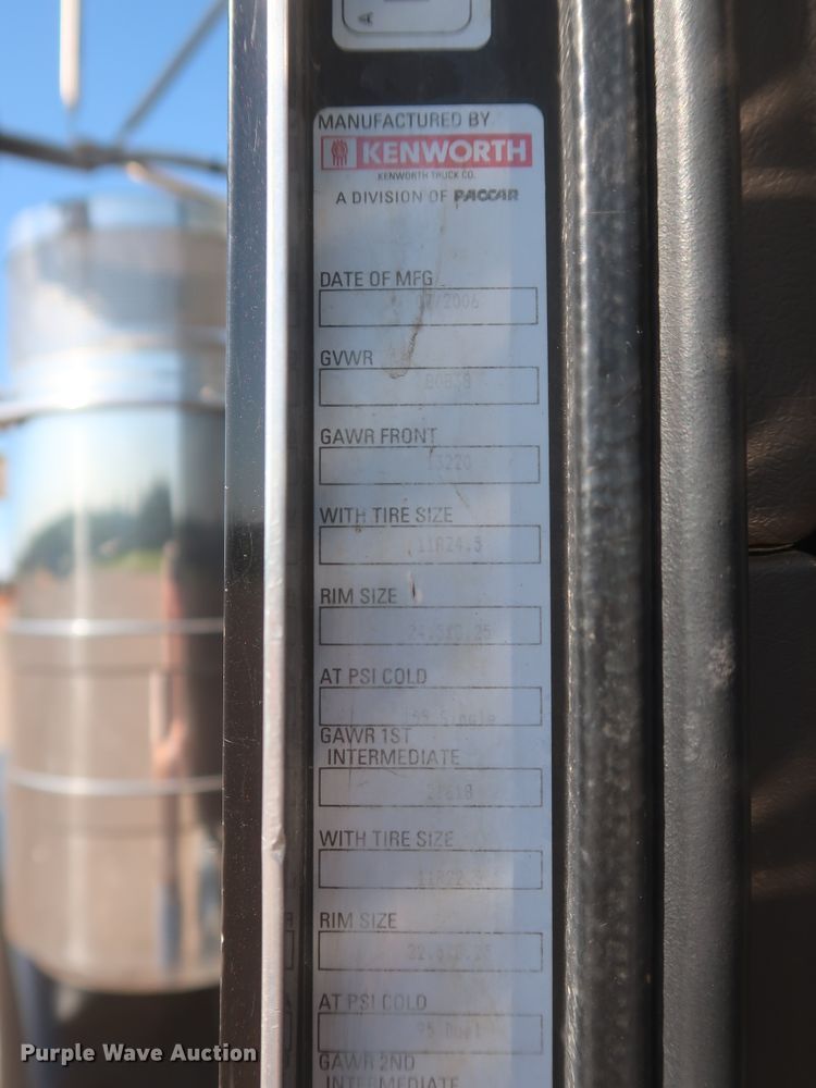 image for item DJ1928 2007 Kenworth W900  semi truck