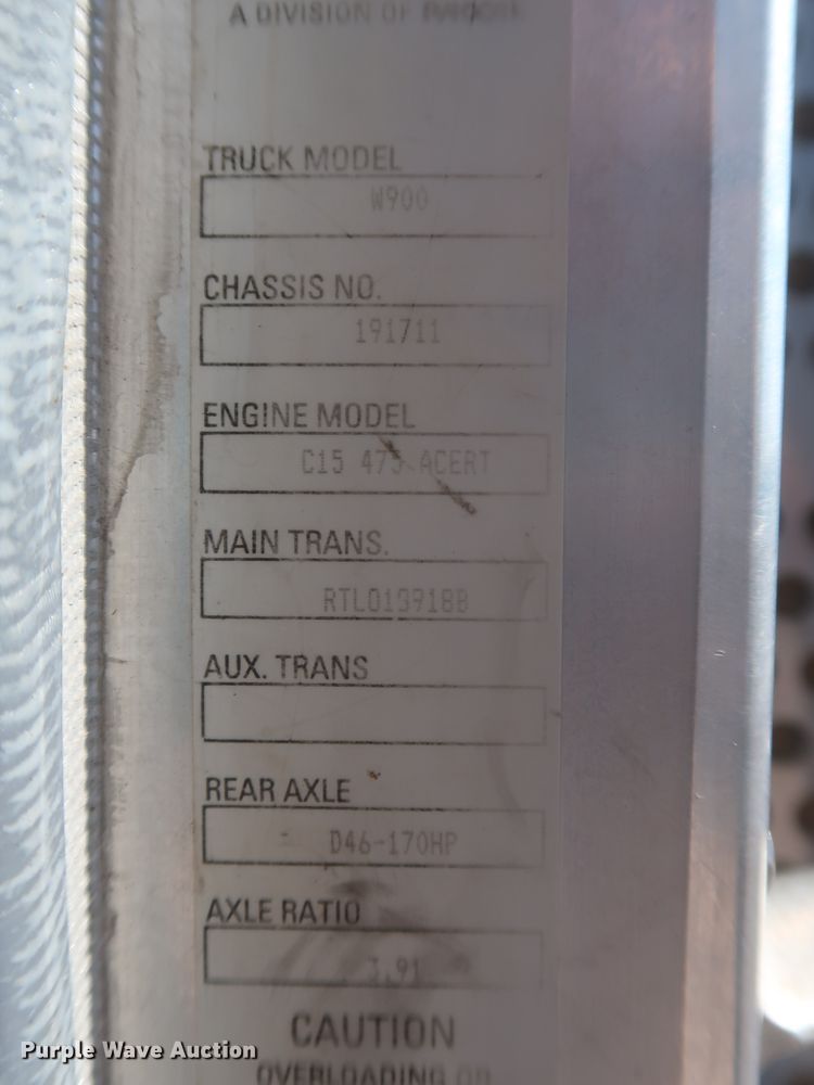 image for item DJ1928 2007 Kenworth W900  semi truck