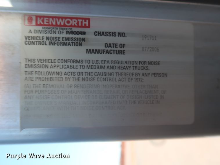 image for item DJ1928 2007 Kenworth W900  semi truck