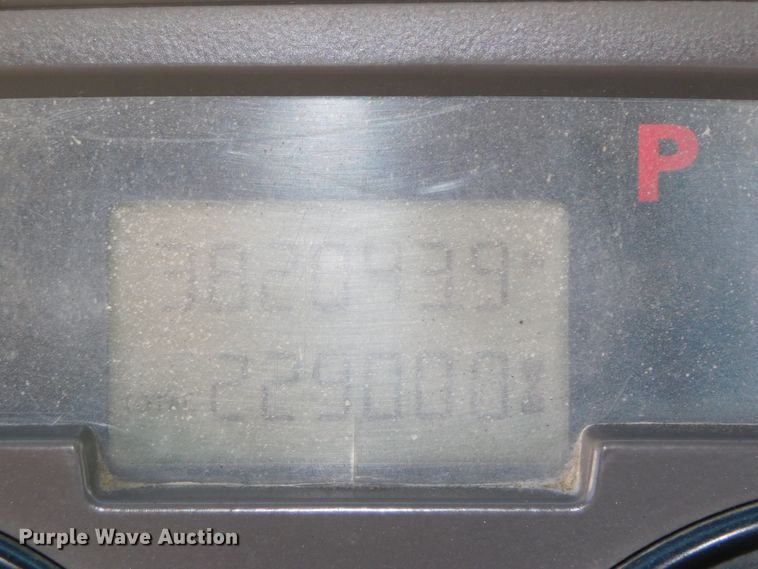 image for item DK8570 2005 Mack CV700  semi truck