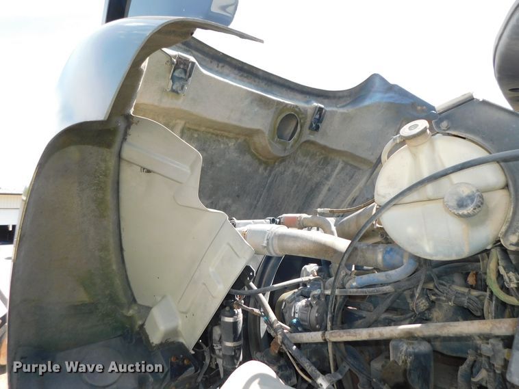 image for item DK8570 2005 Mack CV700  semi truck