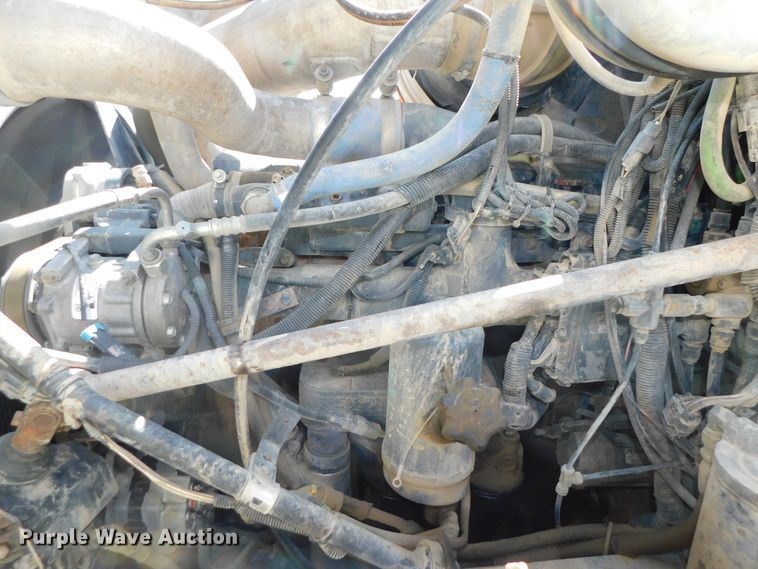 image for item DK8570 2005 Mack CV700  semi truck