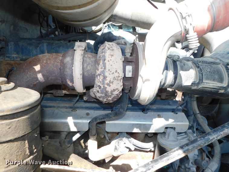 image for item DK8570 2005 Mack CV700  semi truck