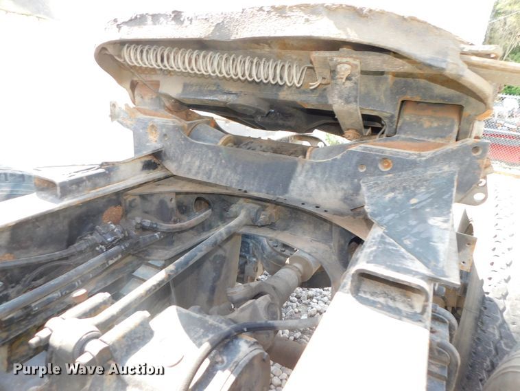 image for item DK8570 2005 Mack CV700  semi truck