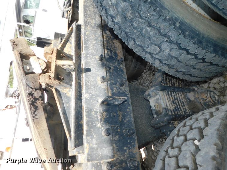 image for item DK8570 2005 Mack CV700  semi truck