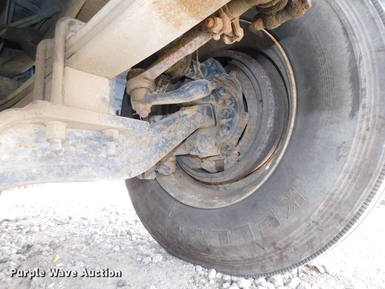 image for item DK8570 2005 Mack CV700  semi truck