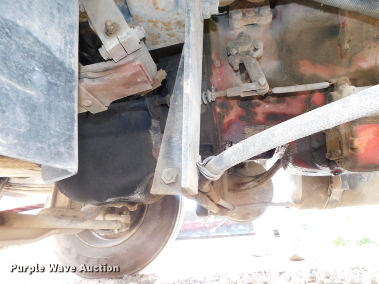 image for item DK8570 2005 Mack CV700  semi truck