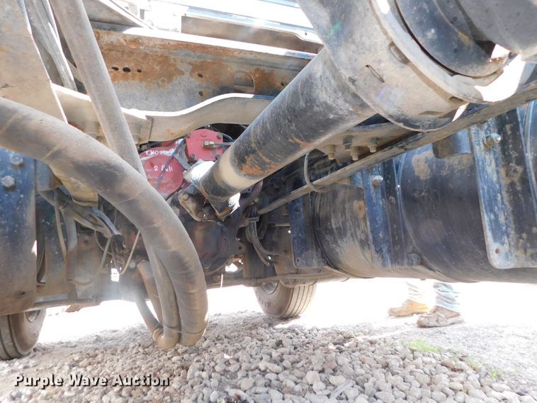 image for item DK8570 2005 Mack CV700  semi truck