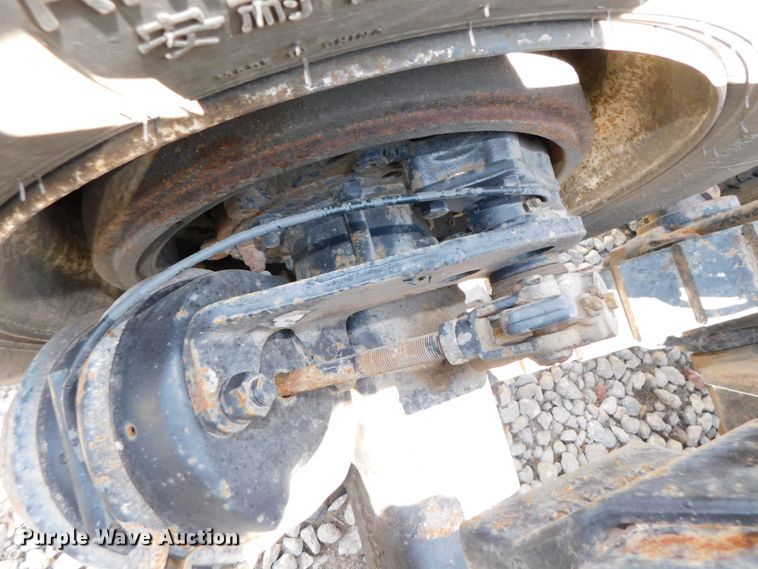 image for item DK8570 2005 Mack CV700  semi truck