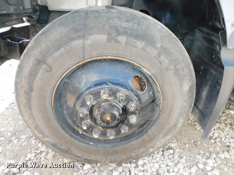 image for item DK8570 2005 Mack CV700  semi truck