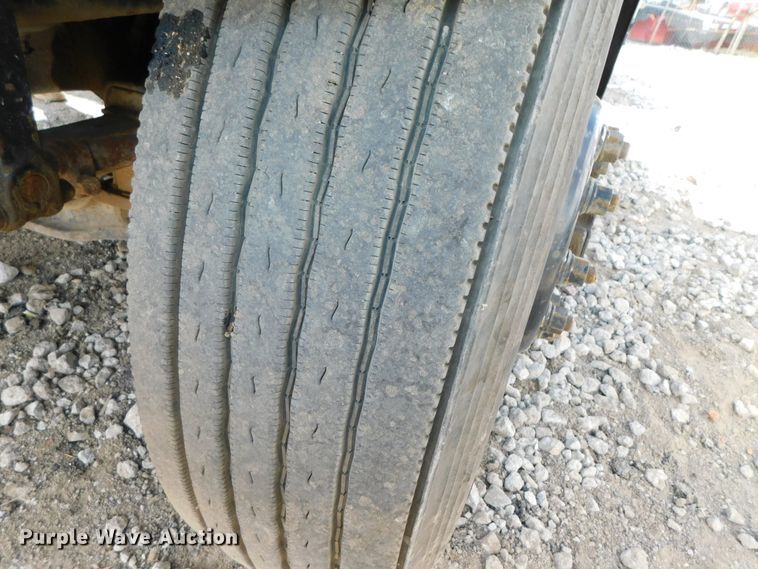 image for item DK8570 2005 Mack CV700  semi truck