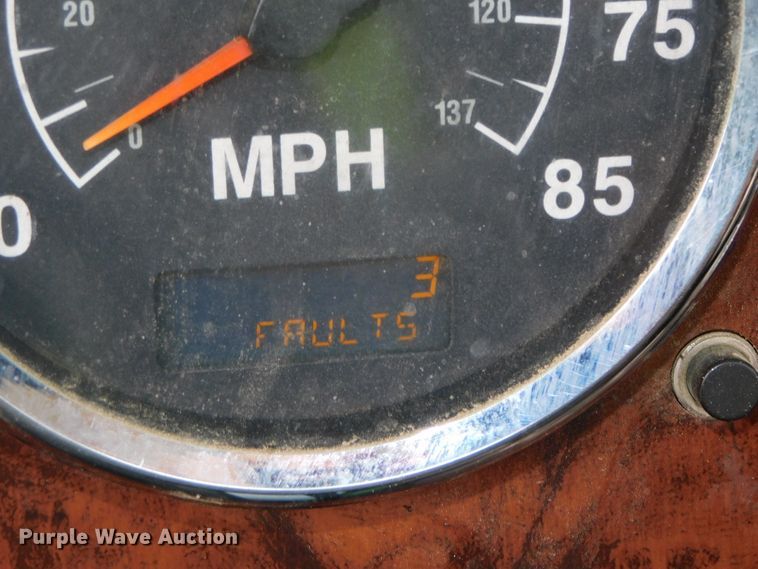 image for item DK8580 2005 International 9900i  semi truck