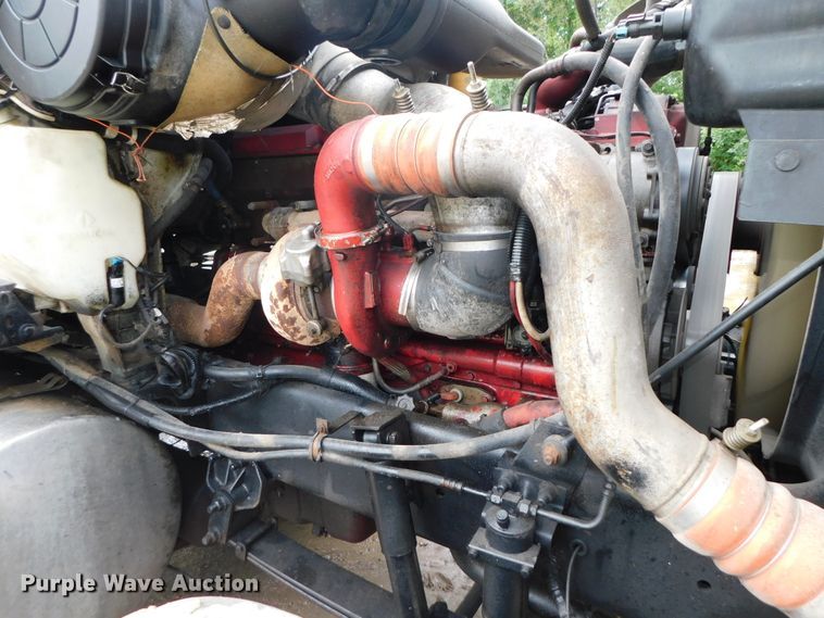 image for item DK8580 2005 International 9900i  semi truck