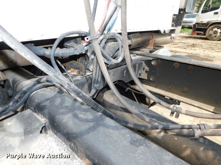 image for item DK8580 2005 International 9900i  semi truck