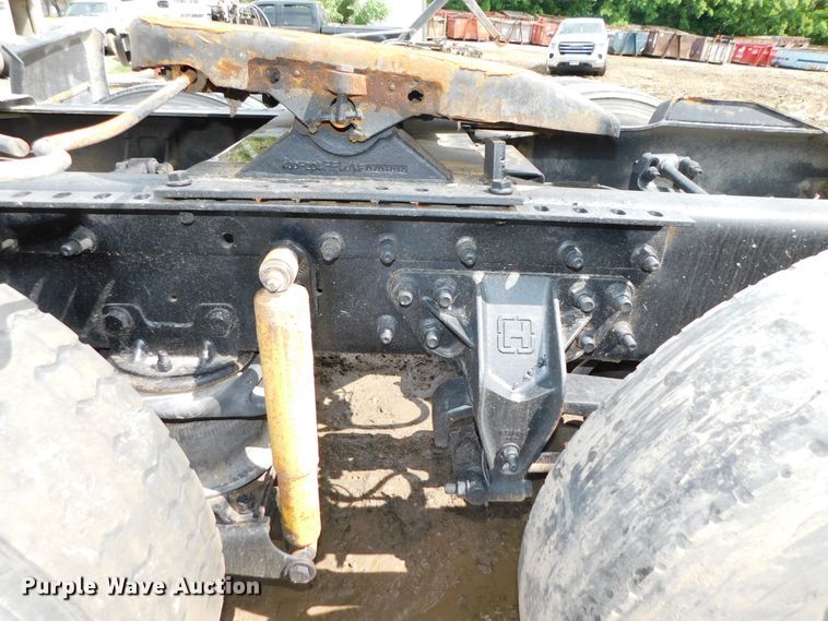 image for item DK8580 2005 International 9900i  semi truck